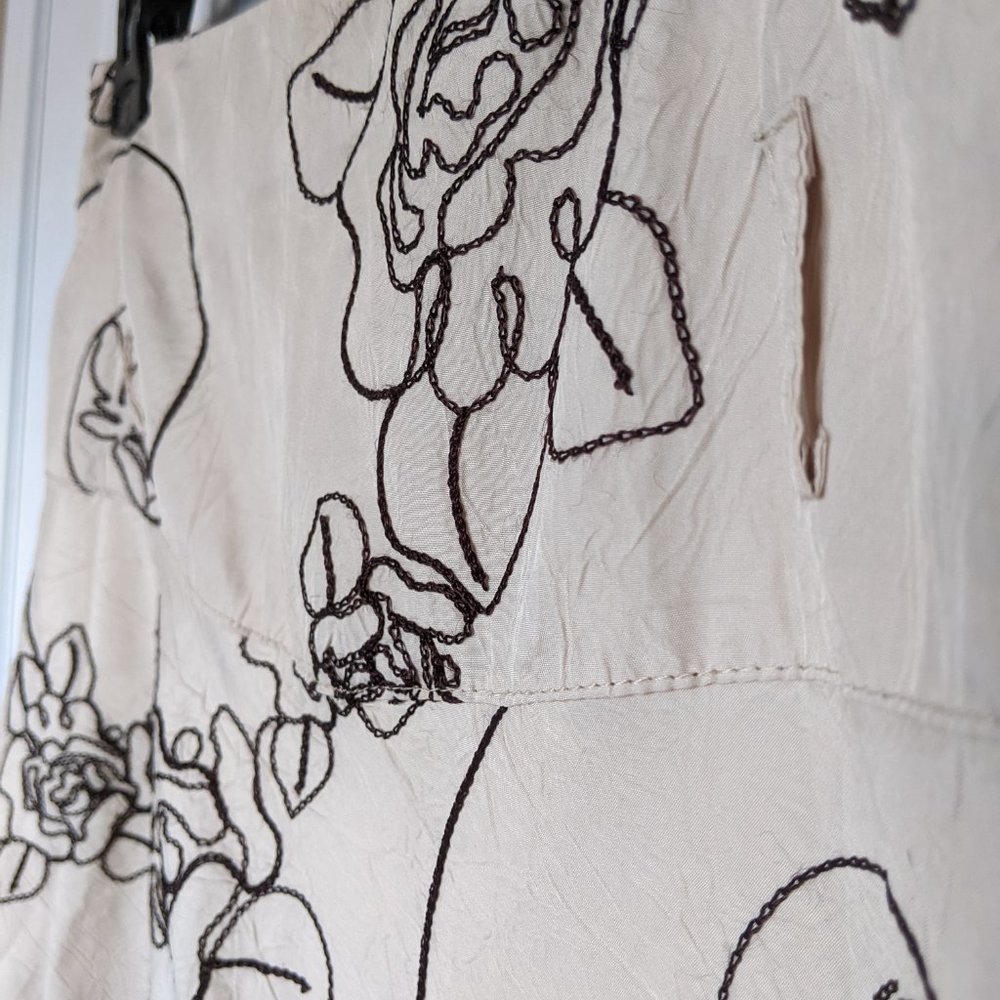 3/$15✨Host Pick✨High waisted Embroidered Skirt - Picture 3 of 5